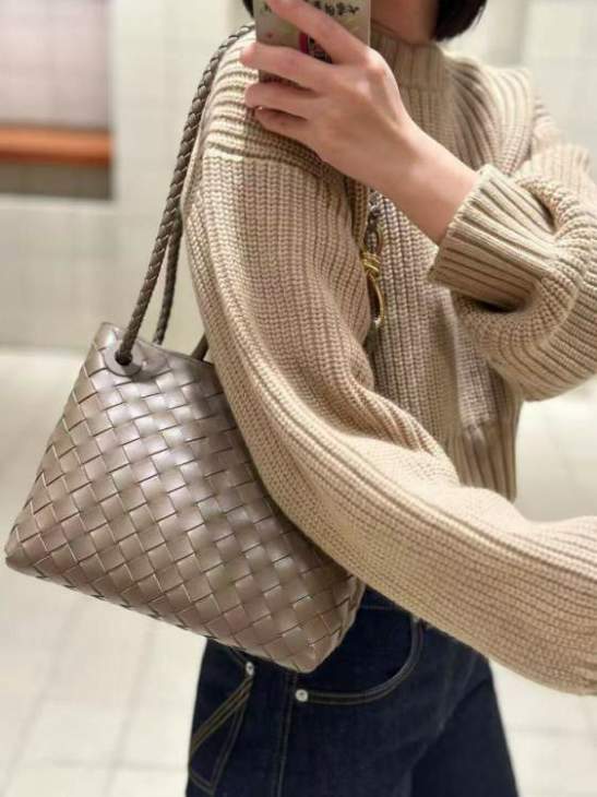 Picture of Bottega Veneta Handbags _SKUfw186453298fw